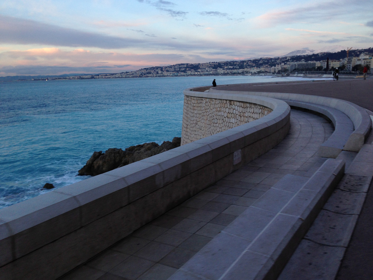Promenade des Anglais, le matin, Nice, 02 2013. Ph. Moctar KANE.