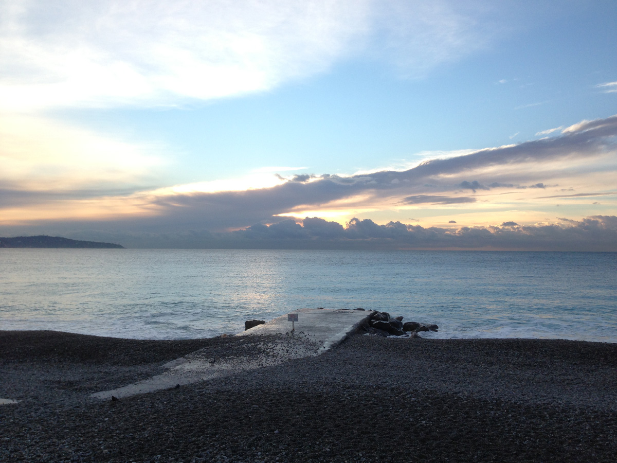 Promenade des Anglais, tôt le matin, Nice, 02 2013. Ph. Moctar KANE.