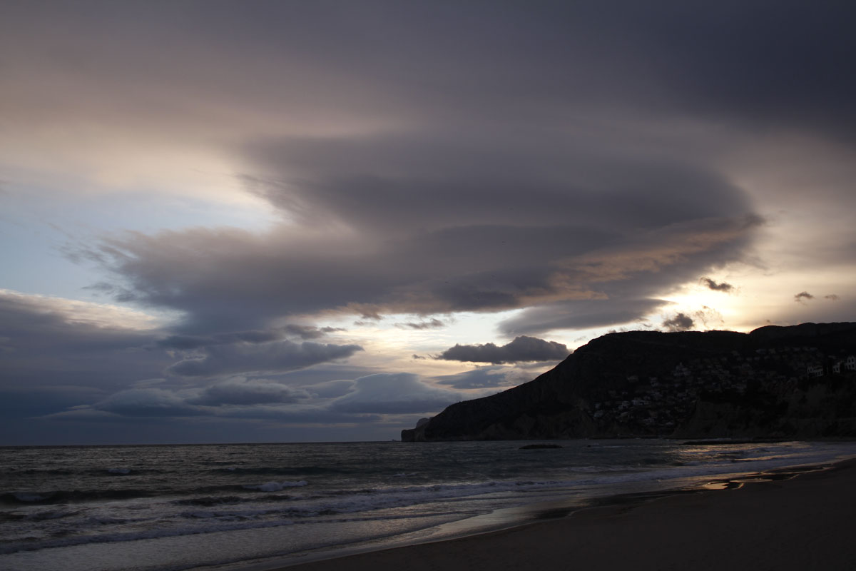 La plage de Calp, dans la province d'Alicante, Espagne, janvier 2013. Ph. Moctar KANE.