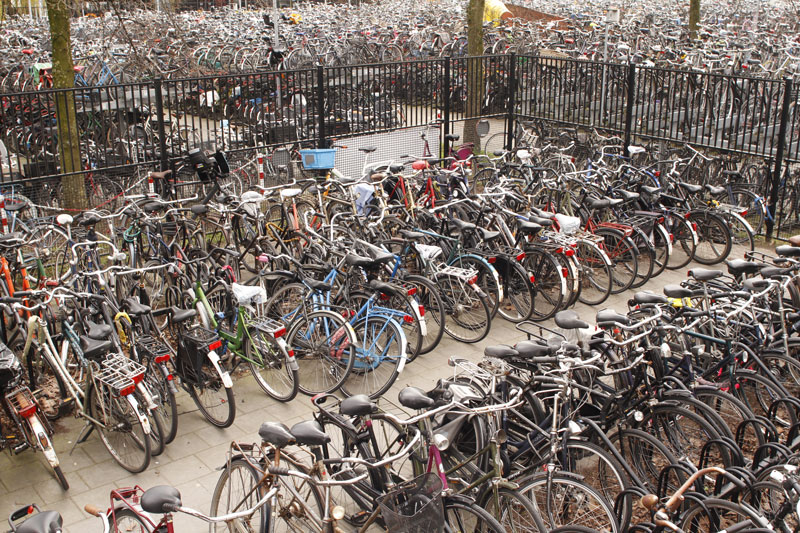 Parking vélo près de la gare centrale, Utrecht, 2014. Ph. Moctar KANE.