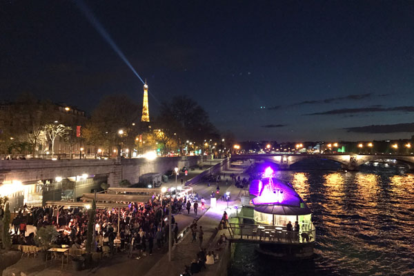 Bord de Seine la nuit, Paris, photo prise avec l'Apple iPhone 7 Plus, 2017, Ph. Moctar KANE.