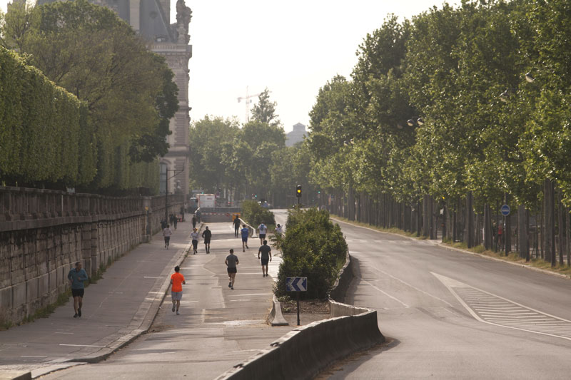 Course à pied, près de la Place Concorde, pendant le confinement, Paris, 05 2020, Ph. Moctar KANE.
